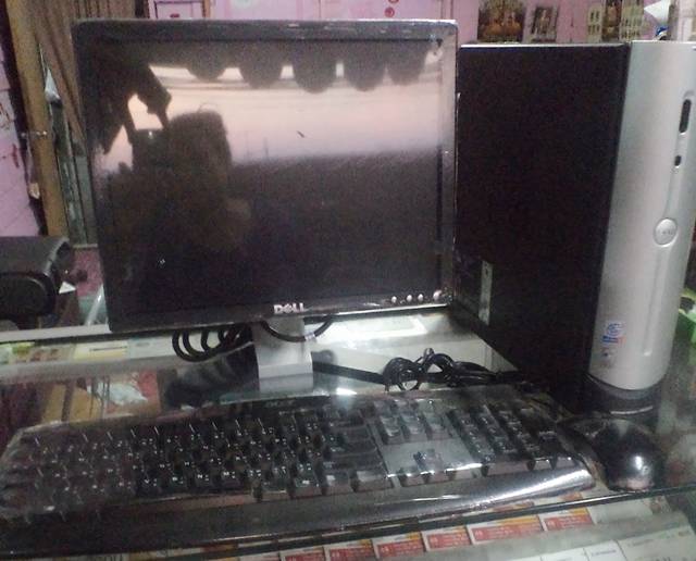 ขายคอมพิวเตอร์(ตั้งโต๊ะ)  มือสองสภาพ100เปอร์เซ็นต์ ยี่ห้อ DELL อุปกรณ์ครบชุด