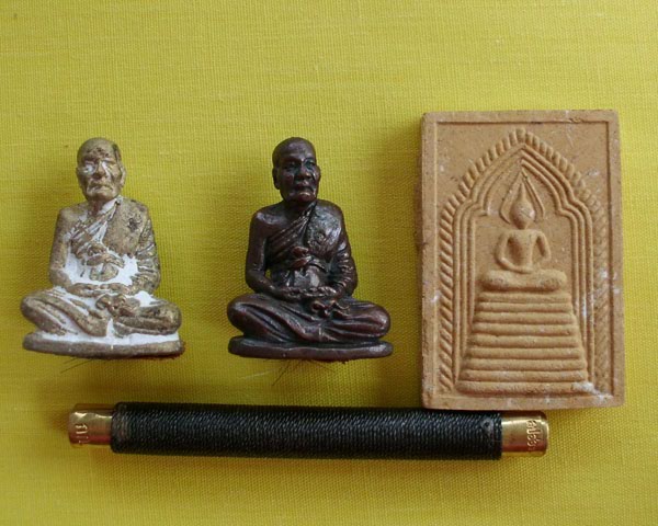 ชุดกรรมการ รุ่นมหาโภคทรัพย์กลับดวง หลวงปู่อ่อง ฐิตธมฺโม วัดสิงหาญ หมายเลข 8 **เคาะเดียว**
