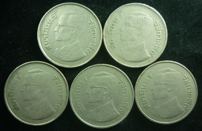 เริ่ม-20- เหรียญ 5 บาท หลังครุฑ ปี 2522 ( 5 เหรียญครับ)