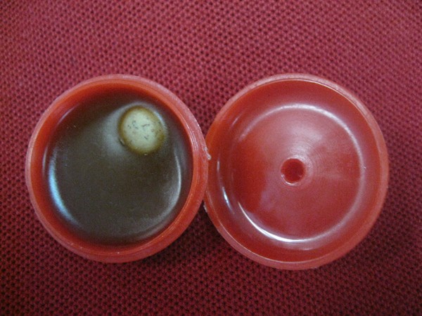 2 เสน่ห์แรงๆ สีผึ้งลูกอมมหาเสน่ห์ หลวงพ่อมี วัดมารวิชัย ปี ๓๘