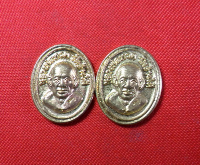 ***สุดคุ้มทีเดียว 2 องค์***เม็ดแตงหลวงพ่อทวดวัดช้างให้ 2503 ศิษย์แซ่แต้สร้างถวาย