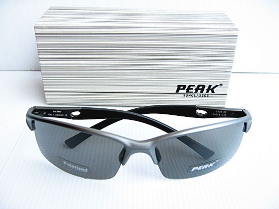 แว่นกันแดด PEAK ของแท้ แนวสปอร์ต เบาสบาย (เบามากครับ) รุ่นนี้เป็นขาสปริง เลนส์เป็นเลนส์ Polarized
