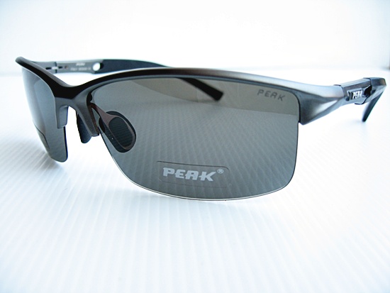 แว่นกันแดด PEAK ของแท้ แนวสปอร์ต เบาสบาย (เบามากครับ) รุ่นนี้เป็นขาสปริง เลนส์เป็นเลนส์ Polarized