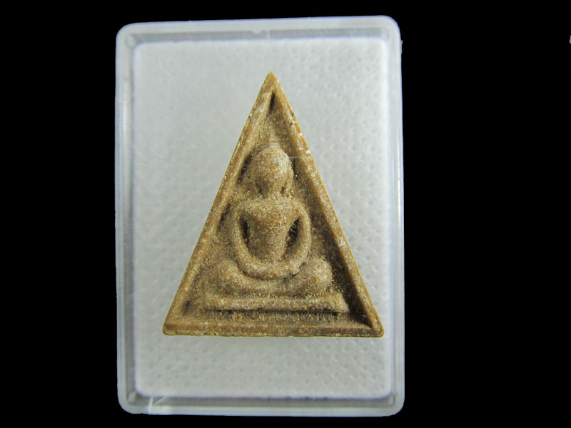 พระพิมพ์นาง เนื้อผงน้ำมันเก่า ไม่ทราบวัดครับ(องค์ที่1.)..เริ่ม20บาท/.W-135