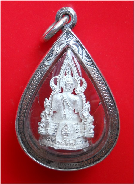 พระพุทธชินราช ลอยองค์ พิมพ์เล็ก เนื้อเงิน รุ่น ปิดทอง ปี47 เลี่ยมกรอบเงินสวยๆ