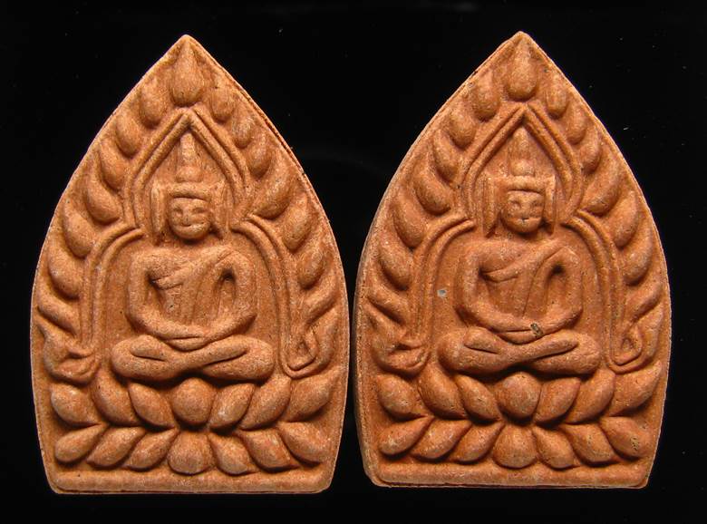 **ที่เดียว 2 องค์ พระผงขมิ้นเศก เจ้าสัวสยาม หลวงพ่อคง วัดกลางบางแก้ว ตะกุดเงิน เคาะเดียวแดง**BJ61
