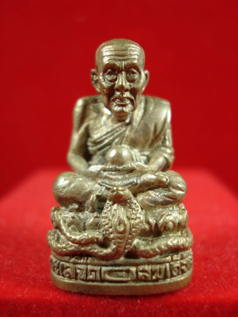 หลวงปู่ทวด ลอยองค์ วัดพะโค๊ะ เนื้ออัลปากา