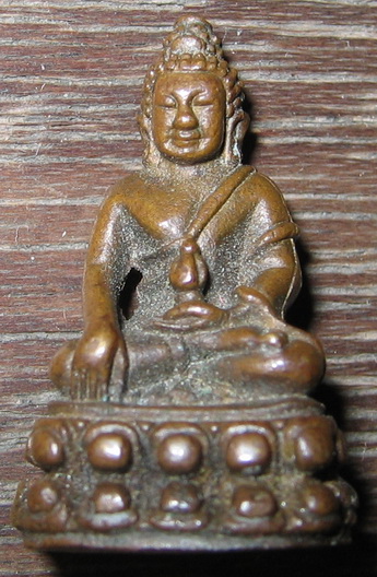 พระกริ่งองค์เล็กไม่ทราบที่ ขนาดปลายนิ้วก้อย เคาะเดียว100บาทครับ