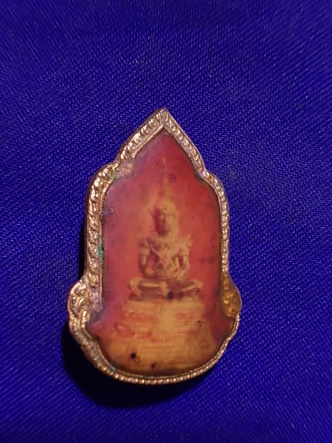 .. 20 บาท..ทุกรายการ..เข็มกลัดพระแก้วมรกต สมโภชน์กรุงรัตนโกสินทร์ ๒๐๐ ปี เนื้อกะหลั่ยทอง ปี 25
