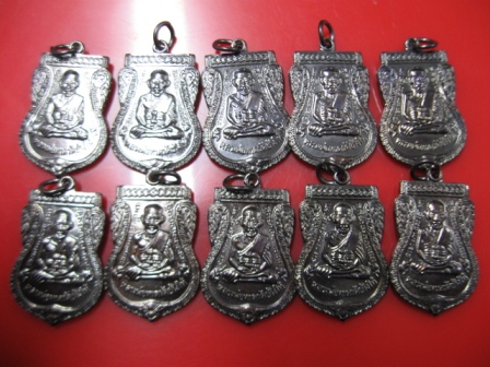 No.25 เหรียญเสมาใหญ่หลวงปู่ทวดปี 55 ( 10 เหรียญ เคาะเดียวจัดไป )