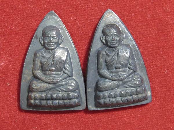 หลวงปู่ทวด กลีบบัว พิมพ์ลึกหน้าแก่ ร.ศ.200 จัดสร้าง ปี 2525 ทีเดียว มาเป็นคู่.....2B