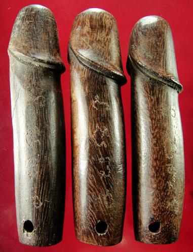 3 องค์ครับ!!!!ปลัดขิกไม้พยุง!!!! จารครบสูตร รอบอันเลยครับ ใส่แล้วเมตา ค้าขายร่ำรวยครับ รุ่นไตรมาศ44 
