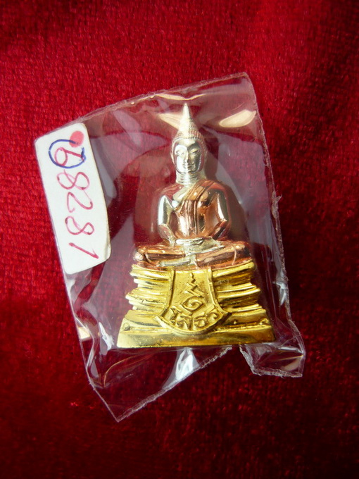 หลวงพ่อโสธร รุ่นประวัติศาสตร์ 80ปี กรมตำรวจ องค์ลอย เนื้อสามกษัตริย์ (((((( สวยมากๆๆๆๆ )))))