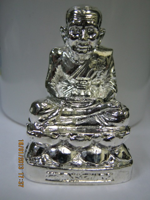 หลวงปู่ทวด ขนาดบูชา ฐานกว้าง1.2นิ้ว รุ่นเสาร์5 ปี51 เนื้อโลหะกะไหล่เงิน