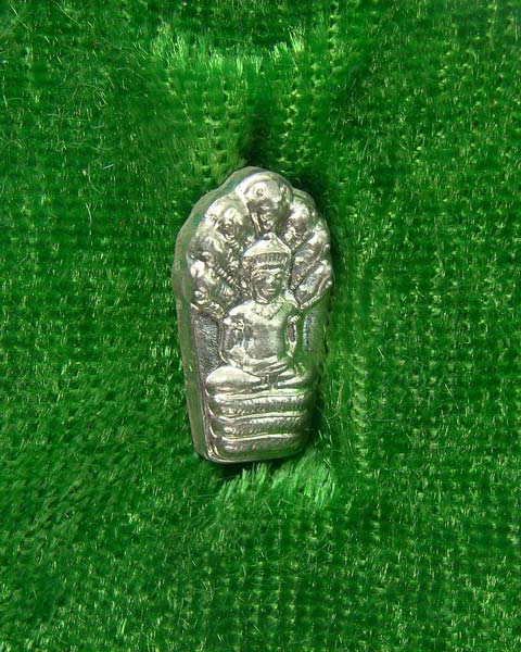 พระนาคปรก.ใบมะขามเนื้อเงิน หลังลายเซนต์ สร้างกูฎิ หลวงปู่หลวง กตต์ปุญโญ วัดคีรีสุบรรพต ลำปาง พระสวย