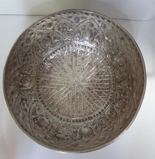 ขันเงินเก่า ลายสวยๆครับ