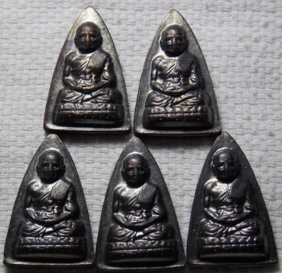 ขาดทุนไม่ว่าหน้าตามาก่อน รศ.200หน้ารุนนิยมศูนย์กระโดดทีเดียว5องค์