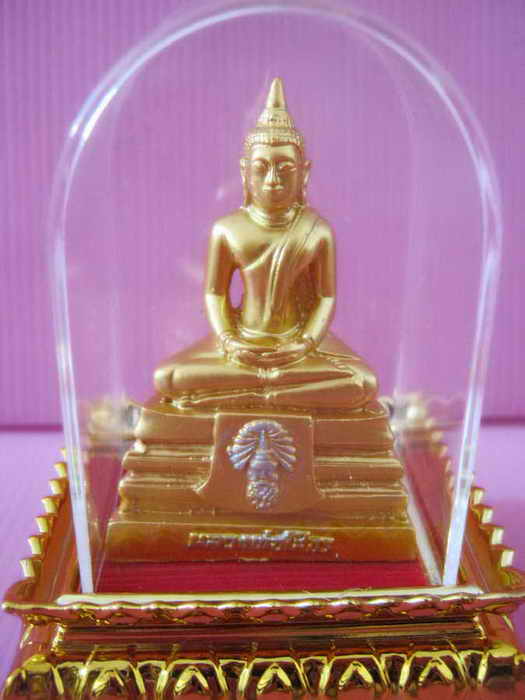 หลวงพ่อโสธรครอบแก้วอย่างดีตั้งหน้ารถเคาะเดียวไปเลยค่ะ