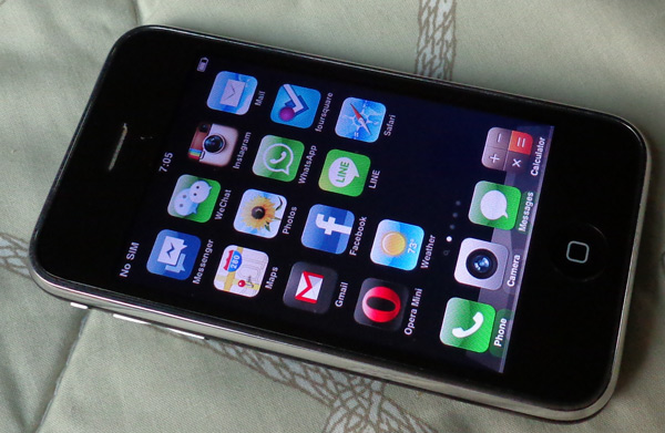iphone 3 G 8GB สีดำ ของแท้ / แถมเพียบ