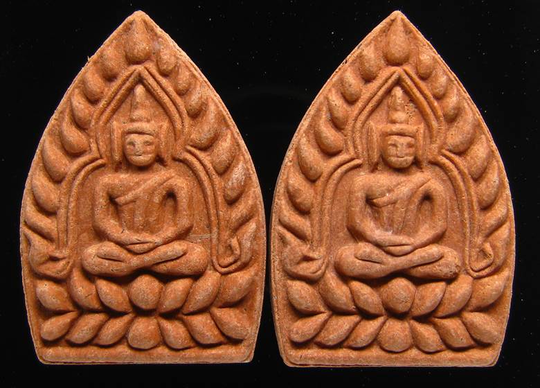 **ที่เดียว 2 องค์ พระผงขมิ้นเศก เจ้าสัวสยาม หลวงพ่อคง วัดกลางบางแก้ว ตะกุดเงิน เคาะเดียวแดง**BL22