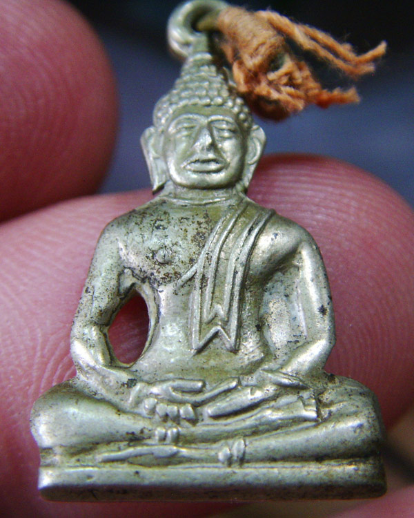 หลวงพ่อโสธร รูปเหมือนครึ่งซีก ปี 2509 เนื้ออาปาก้า