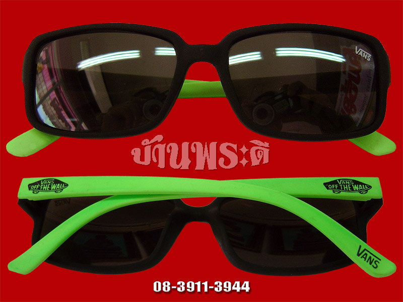 แว่นกันแดด ดำๆ แนวๆ น้ำหนักเบา ราคาก็เบาครับ