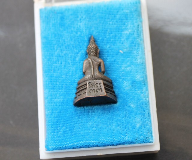**** เคาะเดียวแดง*****พระกริ่ง ลพ.โสธร ปี 33  กล่องเดิม