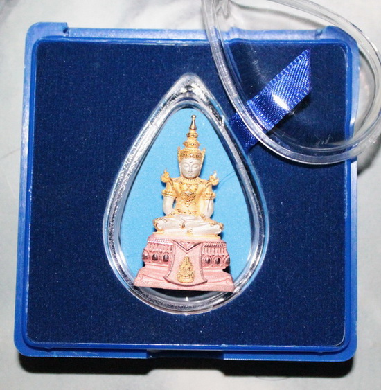 พระแก้วมรกต เนื้อเงิน พ่นทราย 3 กษัตริย์