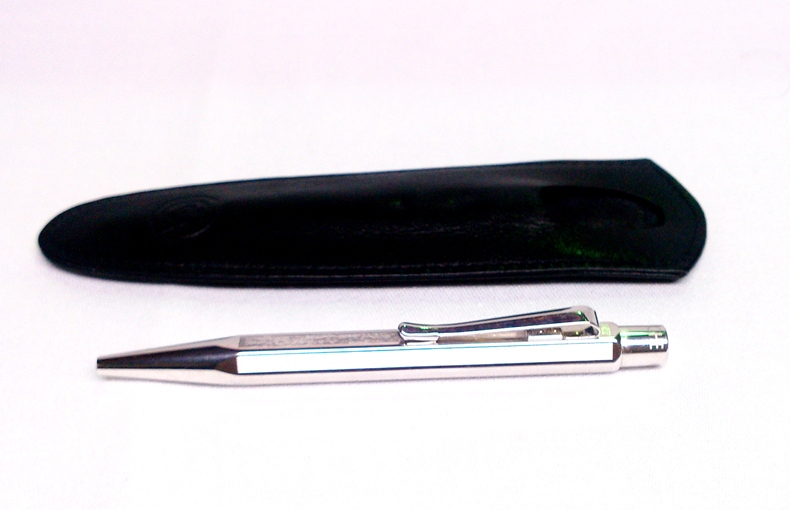 ปากกา Caran D'ache ปากกาลูกลื่นระดับผู้บริหาร