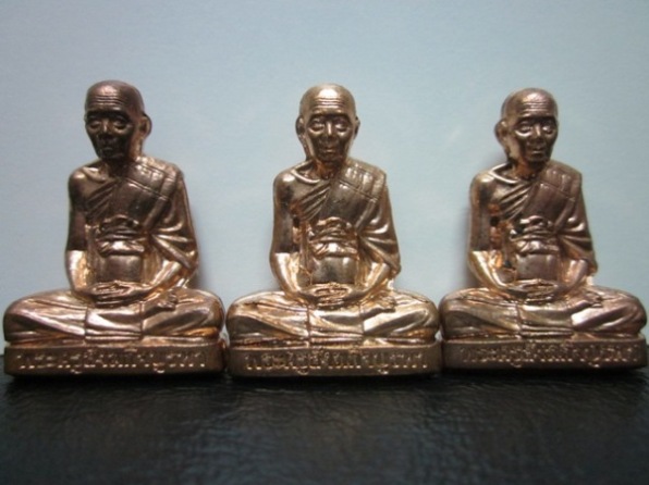 รูปหล่อปั้มหลวงปู่บัว ถามโก เนื้อทองแดง 3องค์ สวย ๆ ๆ