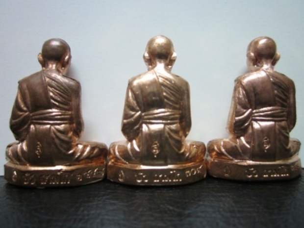 รูปหล่อปั้มหลวงปู่บัว ถามโก เนื้อทองแดง 3องค์ สวย ๆ ๆ