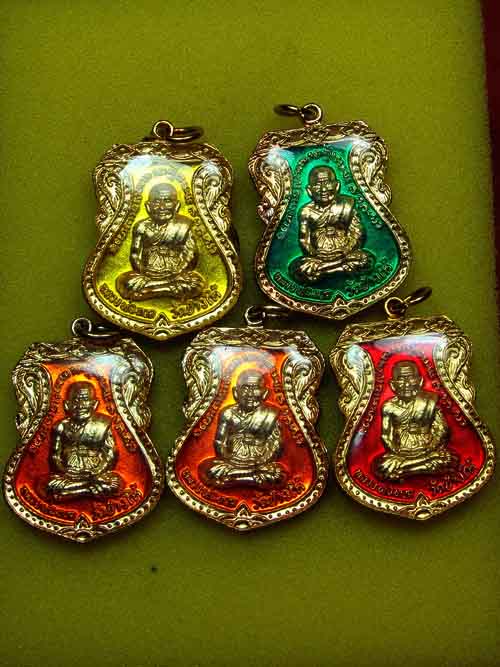 วัดใจทีเดียว 5 เหรียญเสมาหลวงพ่อทวด ปี 22 ลงยาสภาพสวยค่ะ