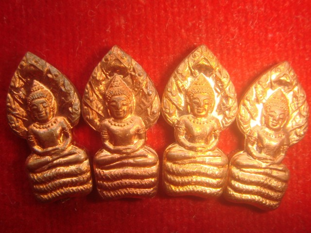 พระนาคปรก รุ่นคูณพันล้าน ออกวัดบ้านไร่ปี2537 เนื้อทองแดง มาพร้อมกัน 4 องค์