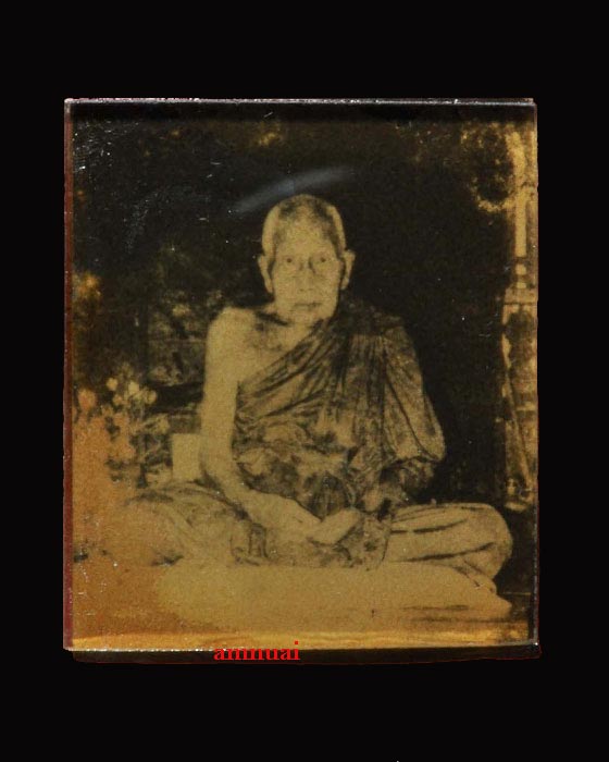 หลวงปู่สุข วัดโพธิ์ทรายทอง ภาพถ่ายอัดกระจกหลังยันต์5