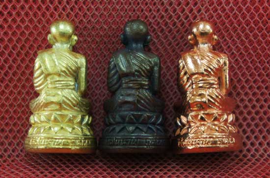 หลวงปู่ทวด พิมพ์บัวรอบ 3 องค์ เนื้อเปียกทอง เนื้อนวะ เนื้อสตางค์เเดง วัดในหาน อ.นอง อ.ทอง อ.สุภา ร่ว