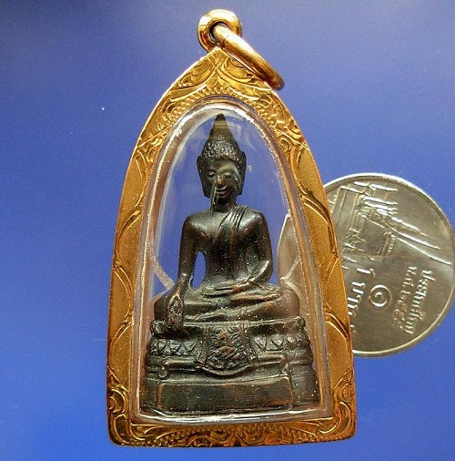 พระกริ่ง ภ.ป.ร. 2508 ตะไบหยาบนิยม...เลี่ยมทองครับ