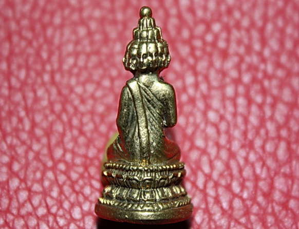 รูปหล่อพระเศรษฐีนวโกศ