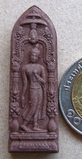 พระผงปางลีลา (เนื้อผงชานหมาก) หลวงปู่นาม วัดน้อยชมภู่ จ สุพรรณบุรี