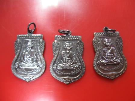 No.28 เหรียญเสมาใหญ่หลวงปู่ทวดปี 55 วาระ 3 ( 3 เหรียญ )