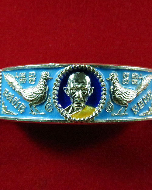 สร้อยข้อมือ หลวงพ่อรวยวัดตะโก รุ่นรวยพันล้าน ปี 2555