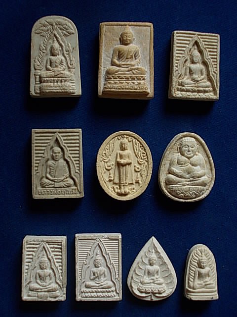 ..วัดนี้จัดให้เป็นชุดครับ..เคาะเดียว รวมพระเนื้อผง หลังปี 2525 จำนวน 10 องค์ (ชุดที่ 2)