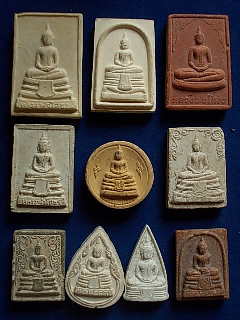 ..วัดนี้จัดให้เป็นชุดครับ..เคาะเดียว หลวงพ่อโสธร เนื้อผง จำนวน 10 องค์