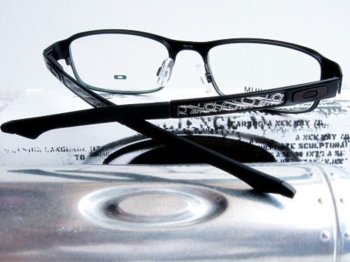 กรอบแว่นตา Oakley ทรง กรอบเต็มสีดำ ขาสปริง ทรงสวยมากค่ะ