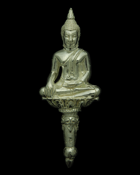 พระยอดธงมหาราช หลวงปู่แผ้ว ปวโร วัดรางหมัน จ.นครปฐม เนื้อเงิน