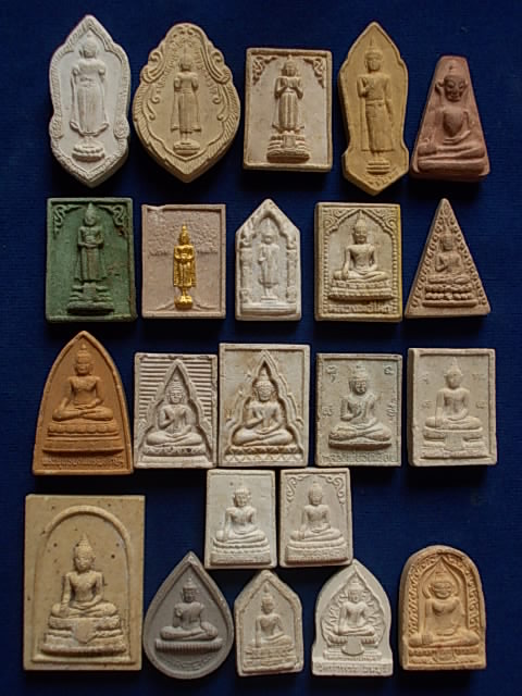 เคาะเดียวเบาๆ รวมพระพุทธเนื้อผง ปางต่างๆ 22 องค์