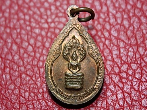 หลวงพ่อโบส์ถบน ธนบุรี