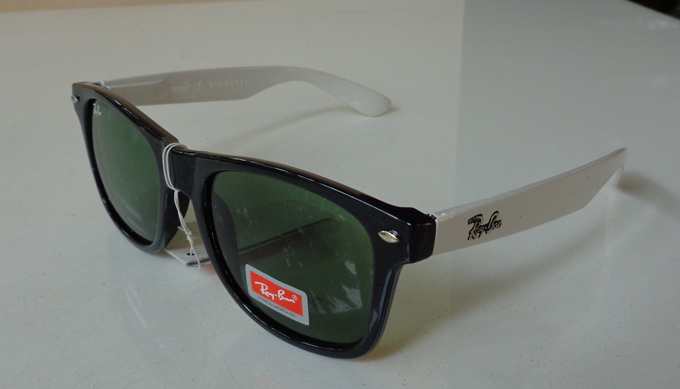 แว่นกันแดด RAYBAN สวยมากครับ
