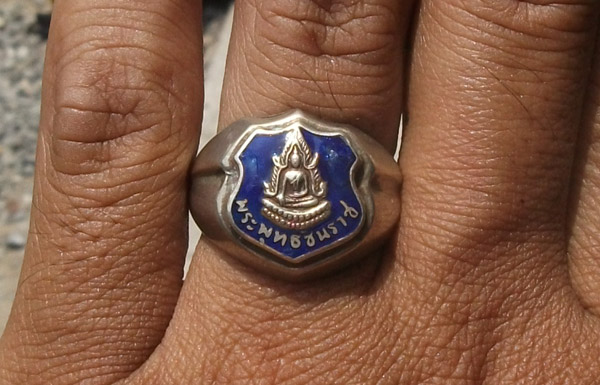 แหวนพระพุทธชินราชลงยาสีน้ำเงิน หลวงพ่อสว่าง วัดท่าพุทรา ปลุกเสก ออกวัดสิงคาราม จ.กำแพงเพชร