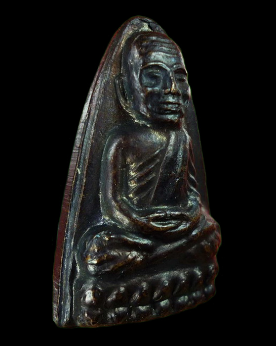 หลวงปู่ทวดเตารีดหลังหนังสือ พิมพ์หน้าใหญ่ ปี 24 วัดช้างให้