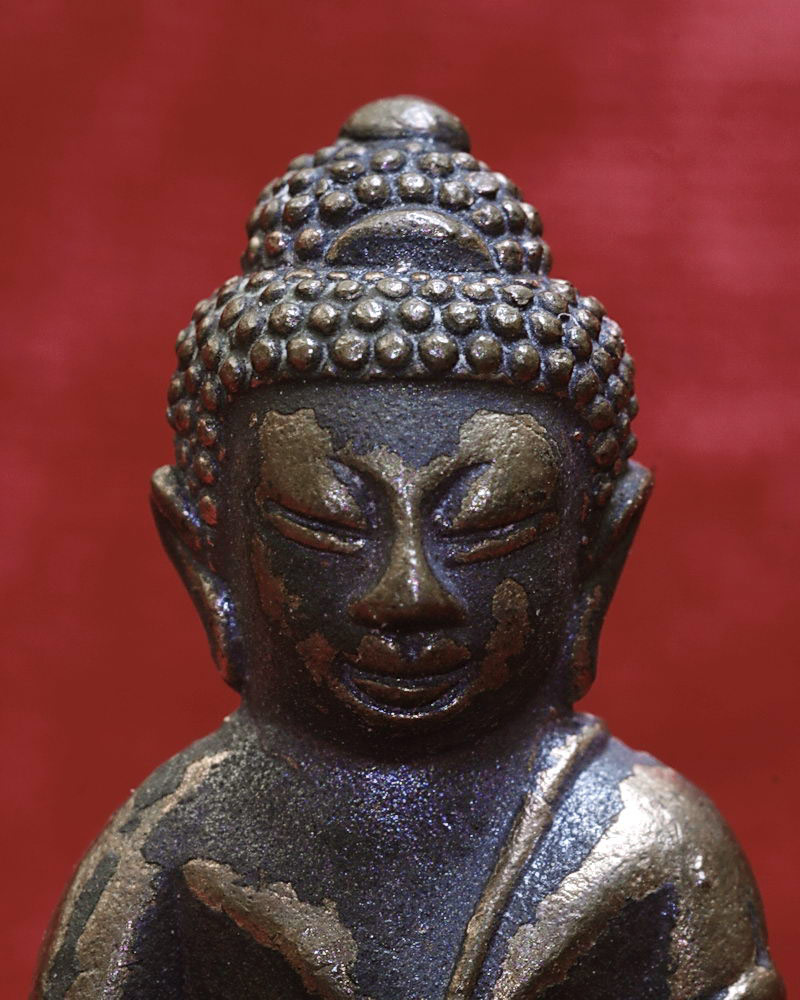 พระกริ่งศรีธาตุ"ไตรมาส" หลวงปู่เกลี้ยง วัดโนนเเกด จ. ศรีสระเกษ ปี 2553 เนื้อนวะก้นทองแดง หมายเลข๔๐๔